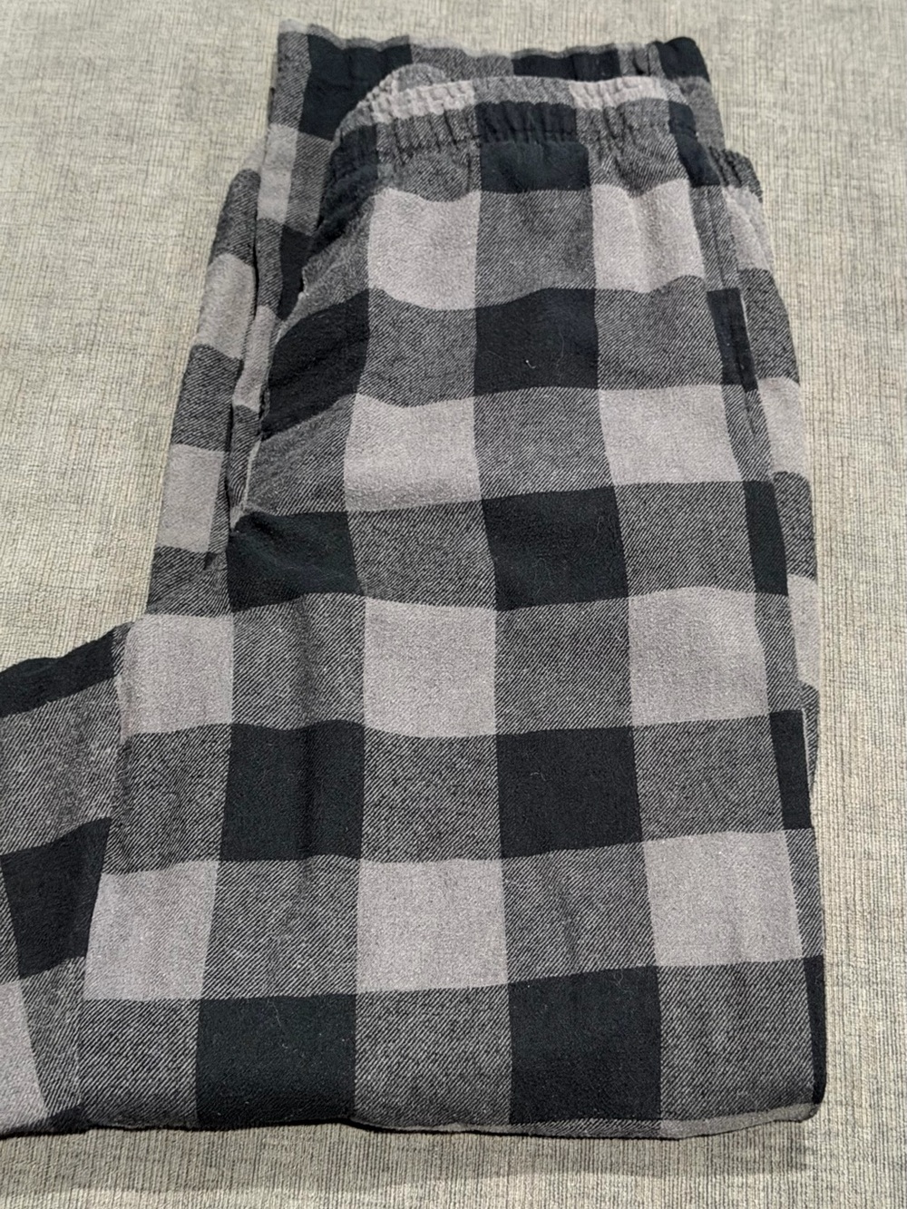 Sonoma Black and Gray Plaid Men’s Jogger Sweatpants